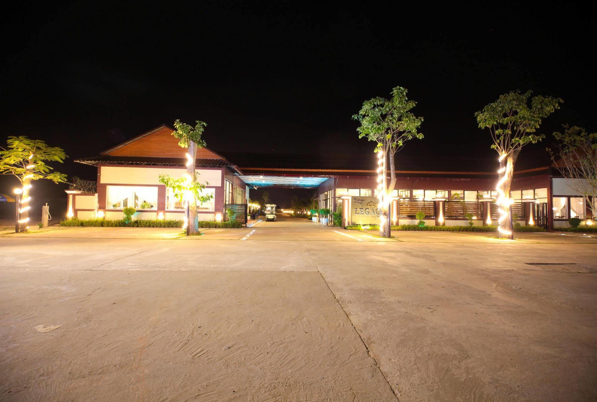 Twin Palms Resort Sihanoukville Ngoại thất bức ảnh