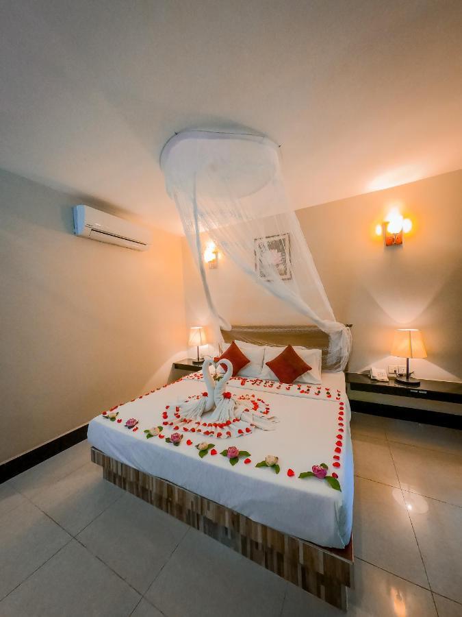 Twin Palms Resort Sihanoukville Ngoại thất bức ảnh